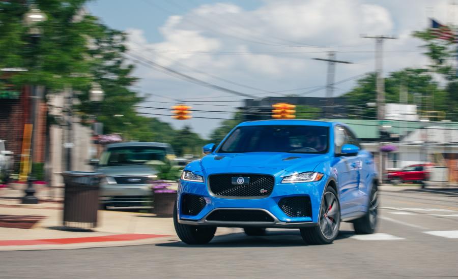  Jaguar F-Pace SVR 2018 года  (NA) (фото 31 из 40)